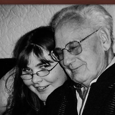 sneezycharmed's profile picture. #family #friends #knitting #music #reading #travelling #photography