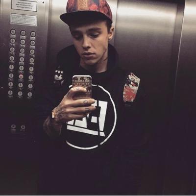 na_unf's profile picture. NAO SIGA DE VOLTA APENAS DE RT NO LINK PFVR, MEU SONHO, ME PERDOA SE VC JA DEU RT APENAS IGNORE