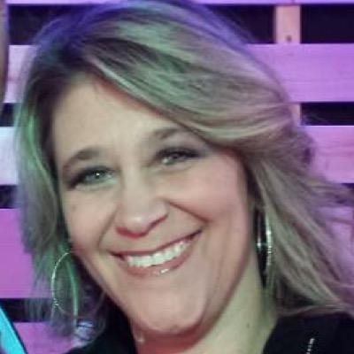 ShannonHardingH's profile picture. Independent Hairstylist in Ukiah, Ca.  Mom to 2 boys! working inside Parlour Salon!