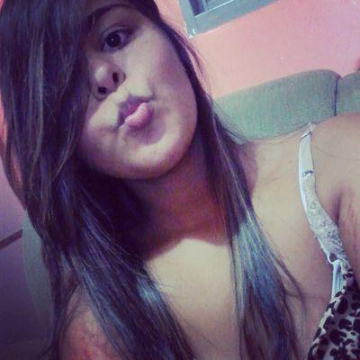 Mãe da Aninha. Que quer levar informações e experiências do dia-a-dia para as mamães. Só diz que amor não enche barriga quem nunca esteve grávida ♡