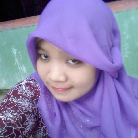 YayukAmbarArum's profile picture. 