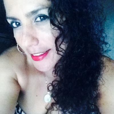 soy sencilla, buena persona, muy tierna y tengo dos hermosos hijos
