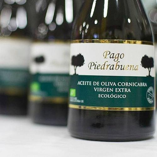 EL PLACER DEL BUEN ACEITE.
 #Aove #ecológico cornicabra, #gourmet , producción propia con DO Campo de Calatrava 
#aove#ecológico#olive 
http://t.co/stY13kRBRU
