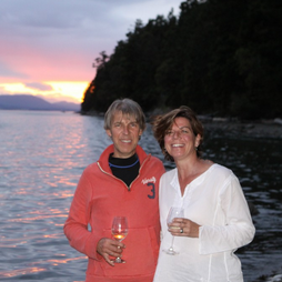 Luxurious Oceanfront Vacation Retreat, Lover of Wine, Beer, Olives and the Finer things in Life!