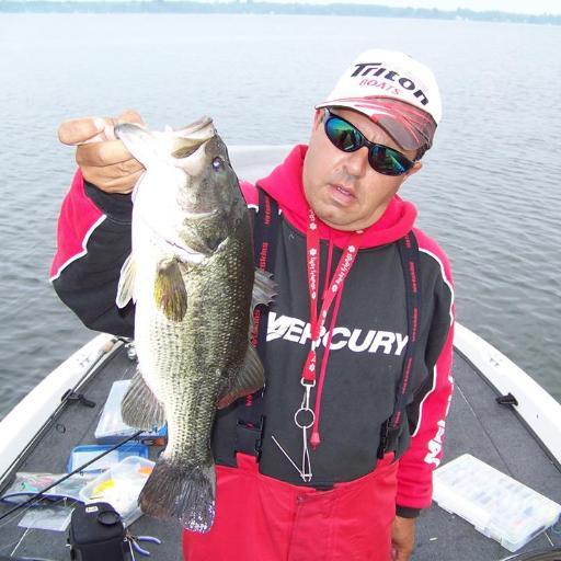 Sharing the passion of Largemouth Bass Fishing, pictures, art, techniques, tournaments, conservation, world records, and more.....