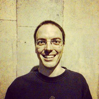Técnico superior en sistemas de telecomunicación e informáticos, me gusta todo lo relacionado con redes y linux/unix.