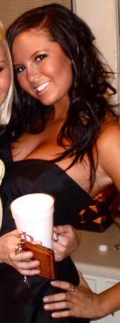 esc1ava6's profile picture. 