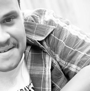 Cantor, compositor, locutor e sócio-diretor na Kwanza Produções. http://t.co/6zEIVtPcp5