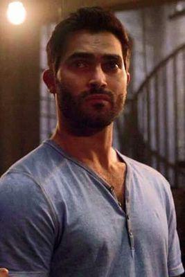 I'm Derek Hale, like me hate me i don't care. |Teen wolf Rp| Straight|Alpha|Werewolf|21+| Single|Descriptive|