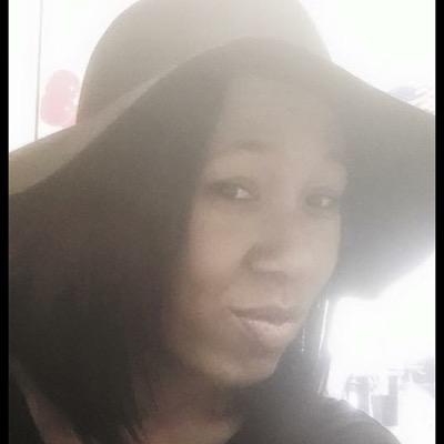 mousie514's profile picture. sexy and smart, killer combo