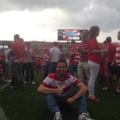 Ingeniero granadino. Gran amante de los deportes y del equipo de su tierra: Granada C.F!