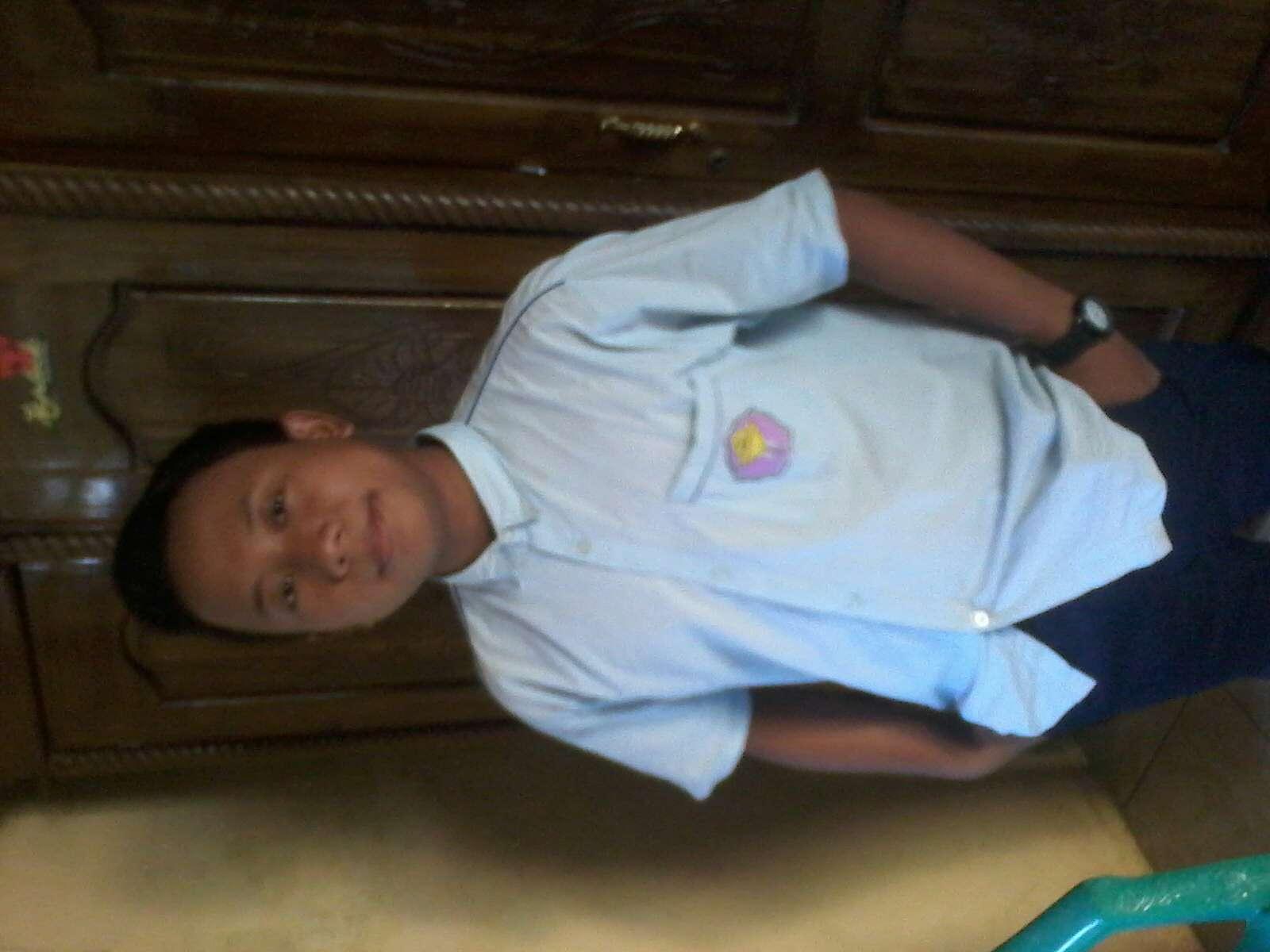 AriFansuri06's profile picture. Cita citaku hanya satu....
ingin tinggal di surganya alloh swt :)