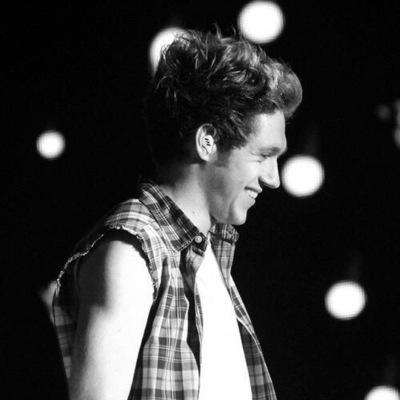 pleasedothebio's profile picture. please follow @watilikeboutu and please RT THE LINK IN HER BIO. if you want a follow back, just ask. :-)