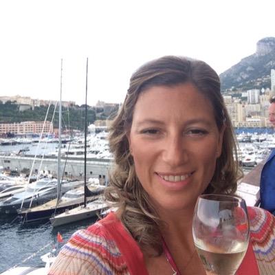 emmacaputi's profile picture. more wine, please...