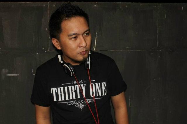 YonskyProgresif's profile picture. bersikap sederhana, mampu menjaga kepercayaan, mampu menjaga kehormatan harga diri dan berpola pikir bijak itu jauh lebih penting !!!