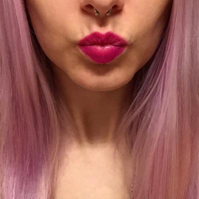 kvinnamedklass's profile picture. AUTONOM