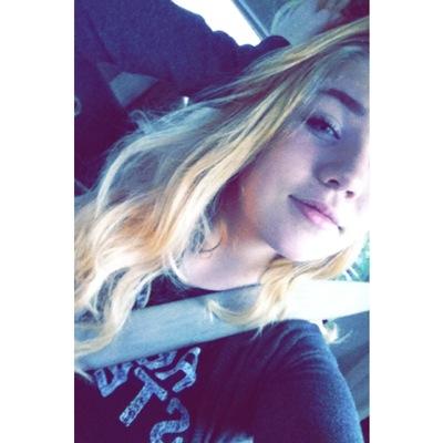 JenniThomas86's profile picture. enjoying the journey of life.