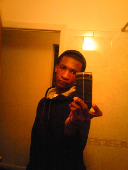 prettieboyeazii's profile picture. 