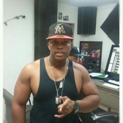 J_STRAW's profile picture. A COMPLETELY DIFFERENT EXPERIENCE! 1/2 of DEUCE$ WYLD!  Mama told me NEVER FOLD! http://t.co/ejBG24RfRK