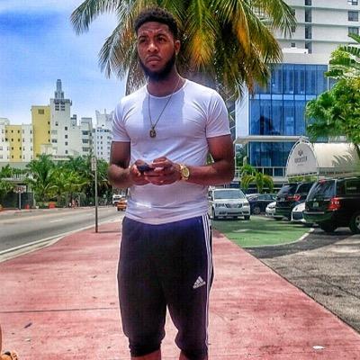 DAy1_VC's profile picture. The Hustle and the struggle only things I trust !!! PC alum Big East all time assist leader !️ Instagram v.c.32