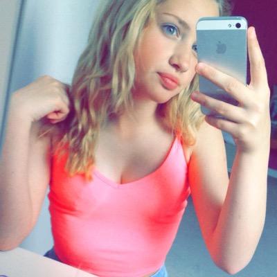 LomasElla's profile picture. 