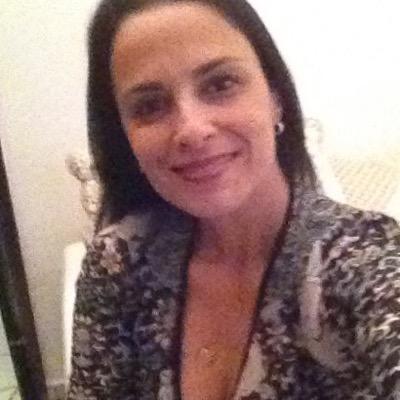 fer_fisio2009's profile picture. Fisioterapeuta graduada ha 15 anos , exercendo com muito amor a microfisioterapia . informacoes e agendamentos (19)996911875 www.microfisioterapia .org