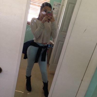 queenclaudiaa's profile picture. Broken hearted girl