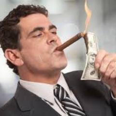 ¿Bolsa? Demasiado riesgo. Creeme, donde se gana de verdad es en el BOE. Billonario y admirador del capitalismo castizo.