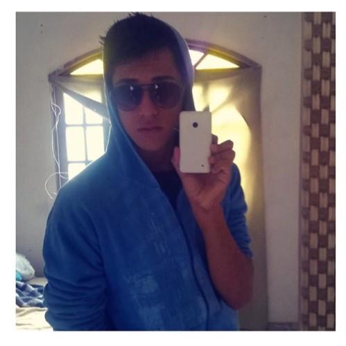 maickklein's profile picture. A felicidade é minha, mais o motivo é você #danielle