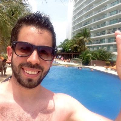 Colombiano experto en medios Digitales, fotógrafo y amante del buen cine.