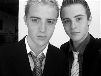 Just a Jedward fan sharing the love :)
I follow back! x