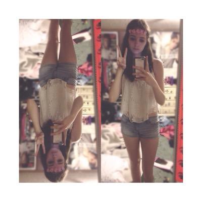 sophomore at ULHS ✈️