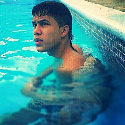 1ro Dios/RD/joven emprendedor,Cantautor.  abajo el link de mi ultima cancion(song)