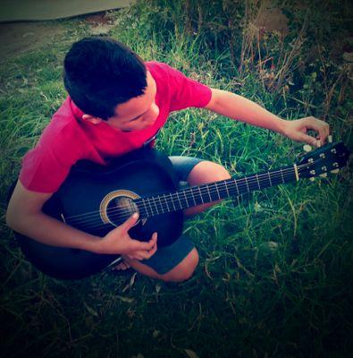 C_RockAmor's profile picture. Just a boy from a small town following my dreams,here to make new friends and have fun so follow me! =D oh and NO × Nudes × Marshmallows are the best!