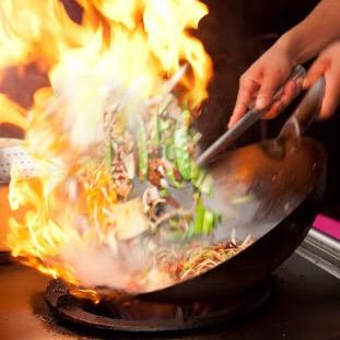 An Australian chef living in Bangkok. Opening a Thai Tapas Bar in Bogotà 2016. Chef Australiano abriendo un bar de tapas tailandesas en Bogotá, 2016.