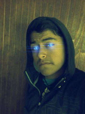Me gusta andar en skate , la musica❤, simpatico , social ^-^