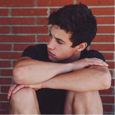 FOLLOW @SPECIALDALLAS FOR A CAM FOLLOW (MUST TURN ON HER NOTIFICATIONS AND FAV 4 TWEETS!)