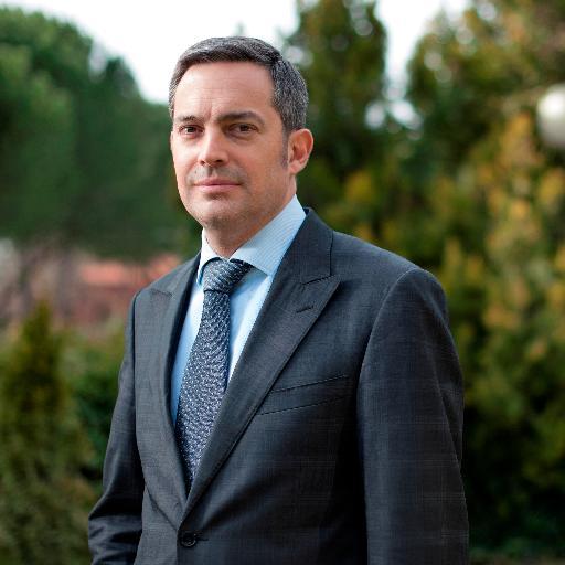 Profesor del IESE Business School. Areas de interés: Excelencia en Servicio y Estrategias de Operaciones