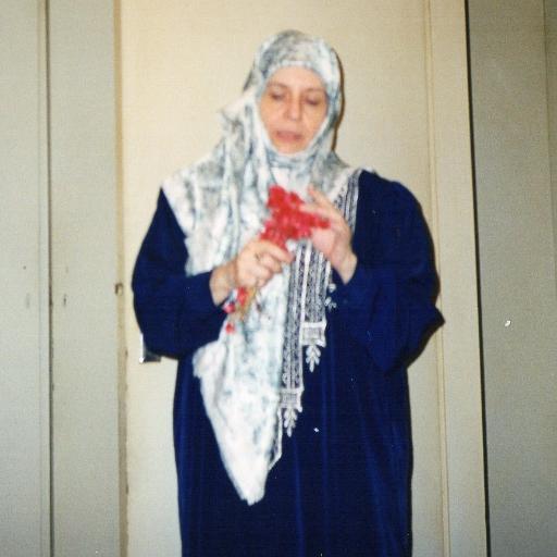 Mariam Haydee Sorensen; formada em orientação musical infantil, poeta, neuro linguista. Conhecimentos em política internacional.
