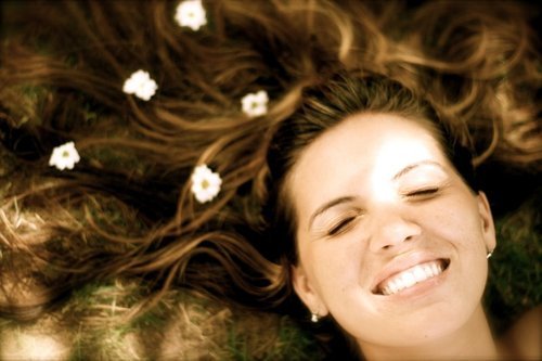 renataeleuterio's profile picture. Nasci em Fortal, morei no Rio, voltei e deixei um pedaço de mim lá, e onde passo. Sou tudo isso junto e misturado, colorido e com música de fundo!