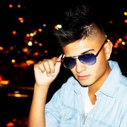 Cantante, Compositor y Productor Colombiano.
Bogotá - Colombia