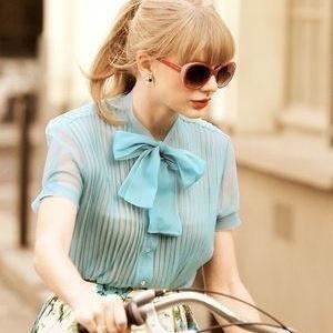I love Taylor Swift. I'm Swifties! Please follow the person who likes Taylor Swift! I'm Japanese. I study English. If there is a mistake,please tell me.