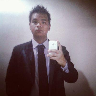 Analista político y económico estudio administración de empresas apasionado por mi carrera y la literatura me fascina compartir opiniones y escuchar a la gente