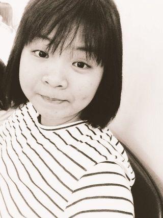 2000.
Vietnanese Girl.
Short hair.
MYNAME.