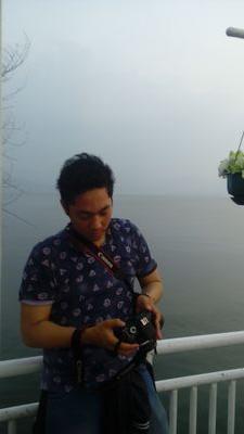 tidak semua keindahan aq abadikan. jika itu berhargaberharga, nikmati untuk diri q sendiri