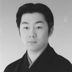 2001杵屋利次郎の名を許される。2007東京藝術大学卒業。2022杵屋和三朗に改名。