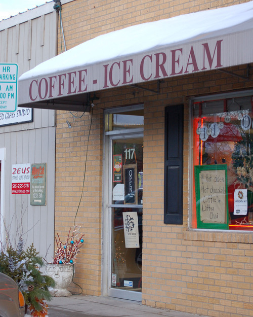 We're a coffee house in Valley Junction serving great coffee, lattes, and homemade ice cream and water ice.