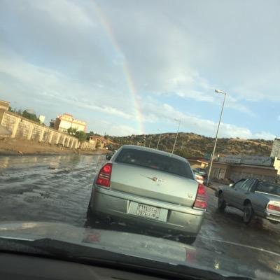 لا تحتقر الذين ينظرون إليك طويلاً قد تكون تشبه أحبابهم البعيدين أو تملك شيئا من ذكرياتهم فقط إبتسم فالأربعون لم يخلقوا عبثاً الطايف