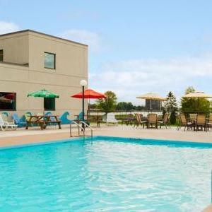 Travelodge Hotel Belleville is located on Ontario's Bay of Quinte, the Gateway to Prince Edward County.