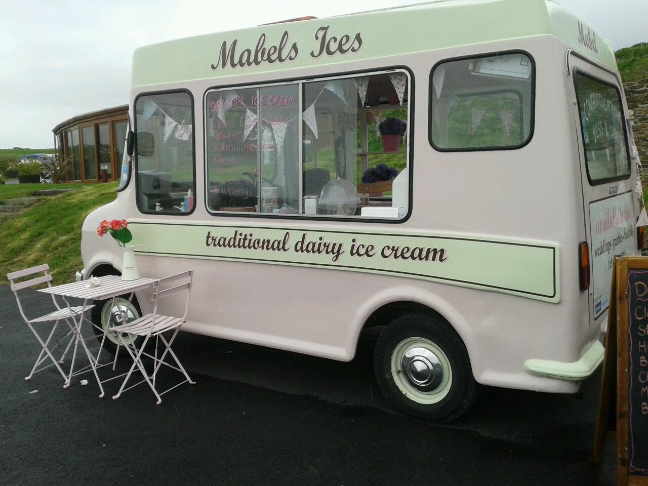 MabelsIces's profile picture. The vintage ice cream van